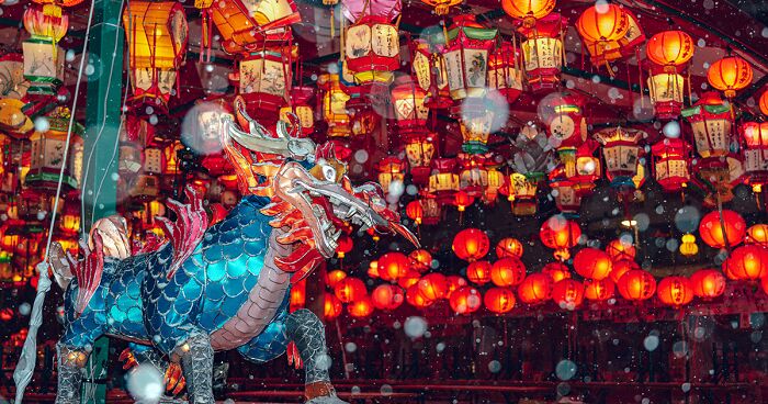 Due To A Cold Wave Hitting Japan, I Had A Rare Opportunity To Capture The Nagasaki Lantern Festival In Snow (15 Pics)