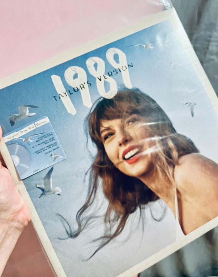 The Perfect Gift For Taylor Swift '1989' Superfans
