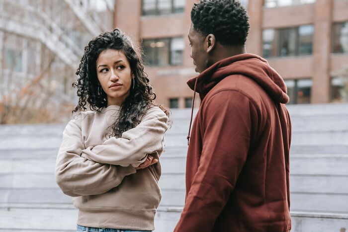 30 Men Shared What Behaviors Make Them Lose Interest When Dating