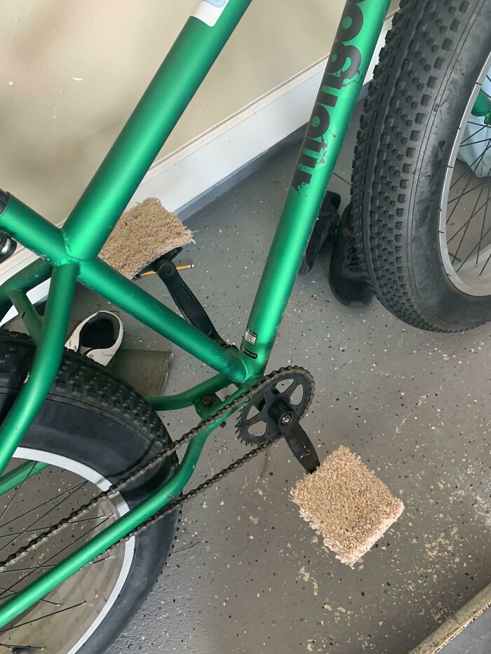 My 12-Year-Old Son Modified His Bike With Carpet For Barefoot Riding