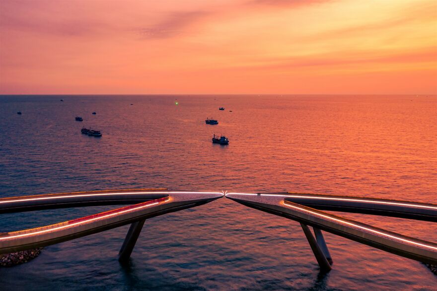 Kiss Bridge – Where Sunset Rests In Adam's Hands (6 Pics)