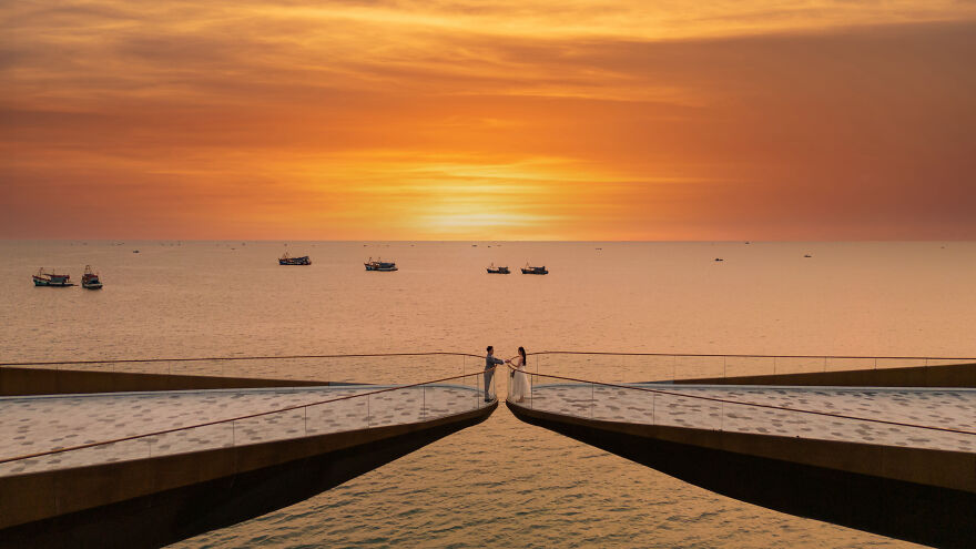 Kiss Bridge – Where Sunset Rests In Adam's Hands (6 Pics)