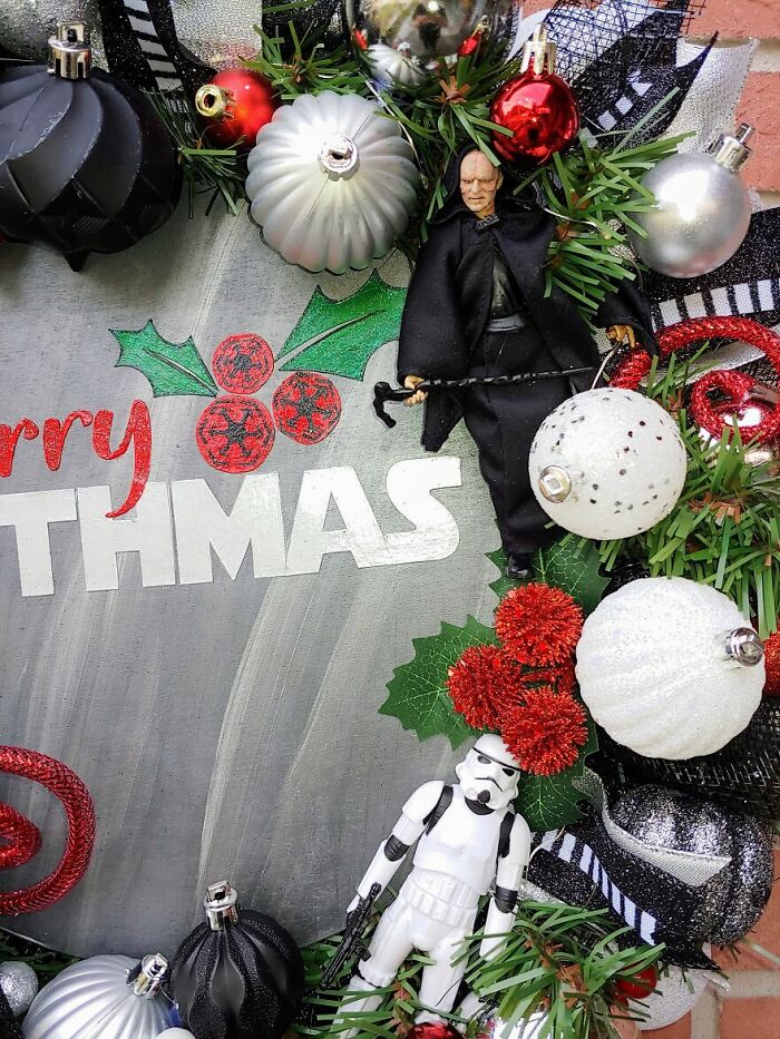 Star Wars Darth Vader Deco Mesh Wreath  Star wars christmas decorations, Star  wars christmas, Christmas gift decorations