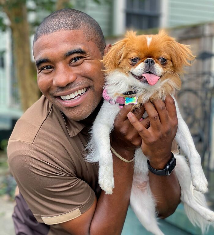 UPS Delivery Man Makes A Point Of Greeting Every Dog He Encounters (New Pics)