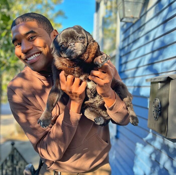 UPS Delivery Man Makes A Point Of Greeting Every Dog He Encounters (New Pics)