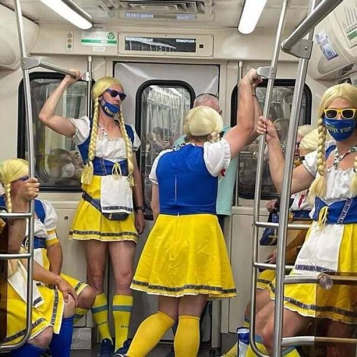 En el Metro pasan cosas muy raras y @SubwayCreatures ha venido para  contártelo