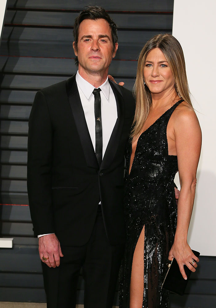 Jennifer Aniston's Dazzling Diamond Ring At SAG Awards Sparks Engagement Rumors