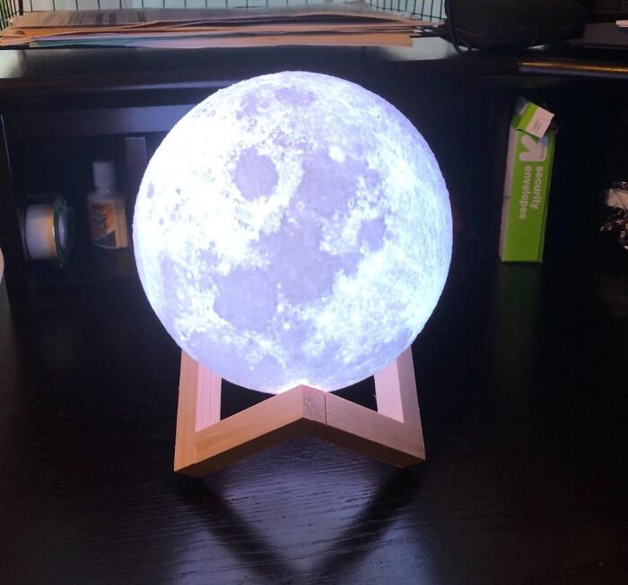 Illuminate Your Nights With The Mind-Glowing Moon Lamp - 3D Moon Night Light For Kids' Bedrooms And Beyond!
