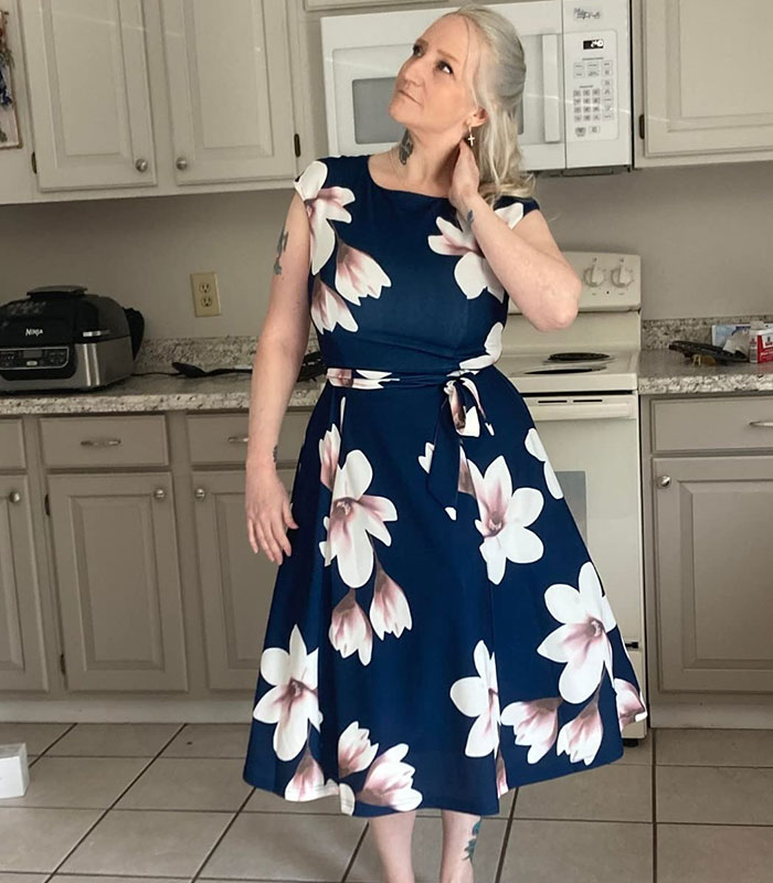 Retro Sips & Modest Hips: Vintage Dress for Cocktail Whisperers!