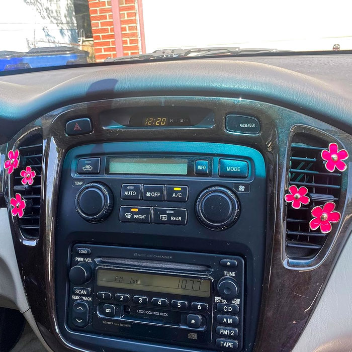 Spruce Up Your Ride With These Adorable Daisy Flower Air Vent Clips To Keep It Fresh, Stylish And Ever Ready For Compliments!