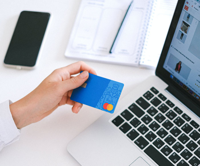 Woman Doesn’t Get Why She Has To Tip At The Checkout Of An Online Store