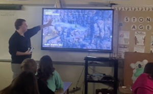 Kids Learn About Ancient Greece With The Help Of Video Game Assassin’s Creed In This Teacher’s Class