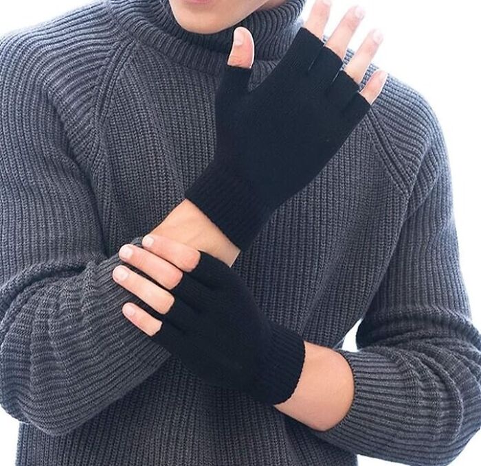 Finger Freedom: Rock The Look With 2 Pairs Of Half Finger Gloves !