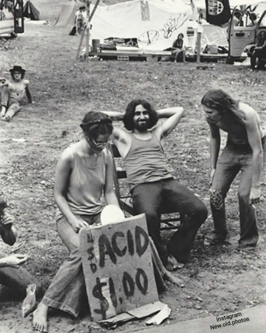 Hippies Selling Acid During 1969 woodstock .
facebook " Group "
vintage / History Of Everything & Weird Facts
................................... .................................
.
.
.
.
#hippie #1969 #hippies #acid #woodstock #1960s #sixties #woodstock69 #acids #60s #69 #1d #woodstockfestival #woodstyle #onedollar
#hippiestyle #woodstock1969☮ #hippielife #hippiespirits #hippi #1960 #hippiechic #1dollar
...................................
.
.