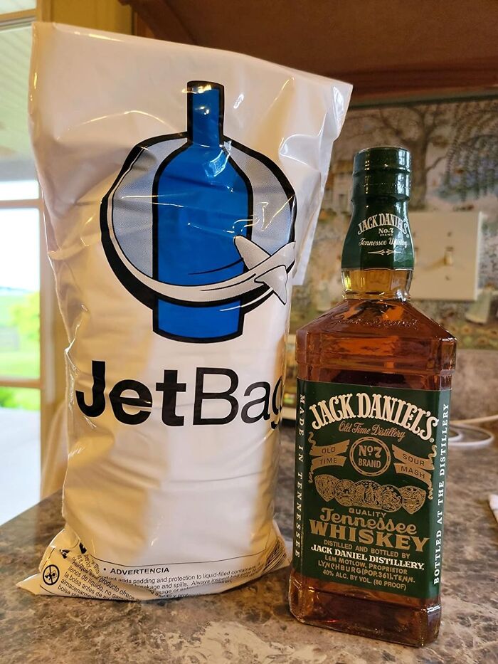 Sip, Store, And Soar: Jetbag Bold Shields Your Bottles On Any Adventure!