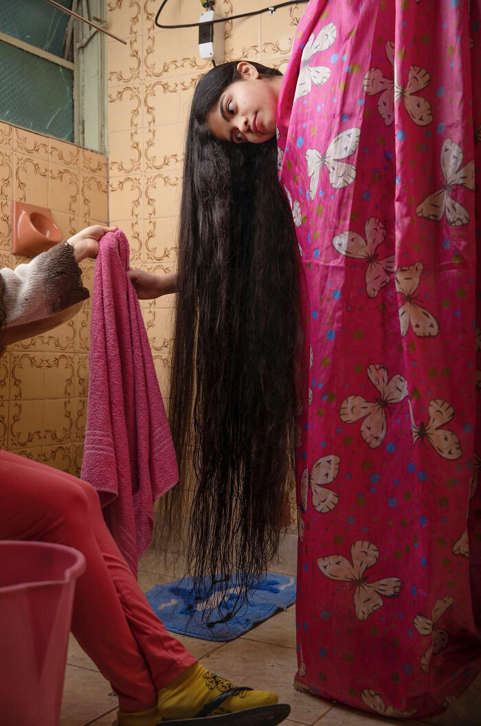 Argentine Photographer Has Been Photographing Women With Long Hair In Latin America For 17 Years