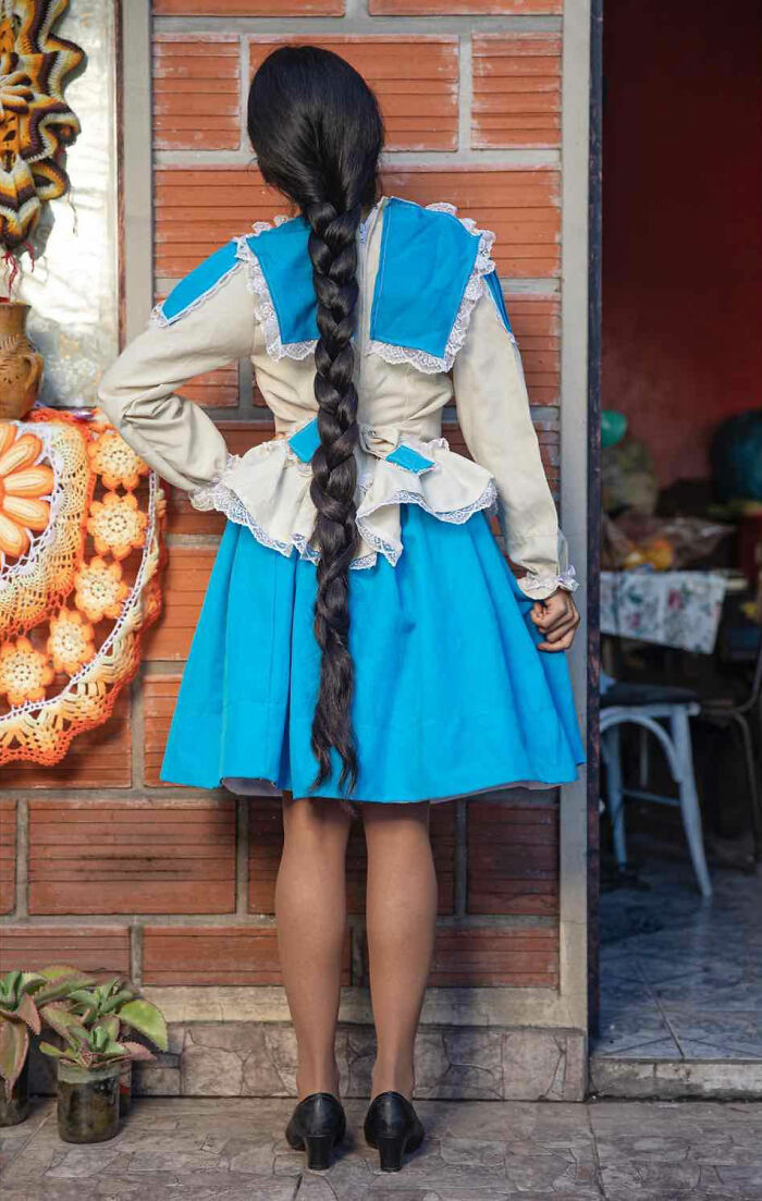 Argentine Photographer Has Been Photographing Women With Long Hair In Latin America For 17 Years