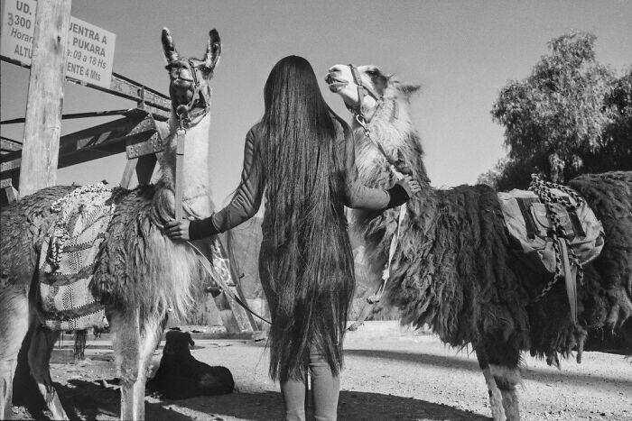 Argentine Photographer Has Been Photographing Women With Long Hair In Latin America For 17 Years