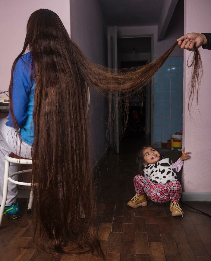 Argentine Photographer Has Been Photographing Women With Long Hair In Latin America For 17 Years