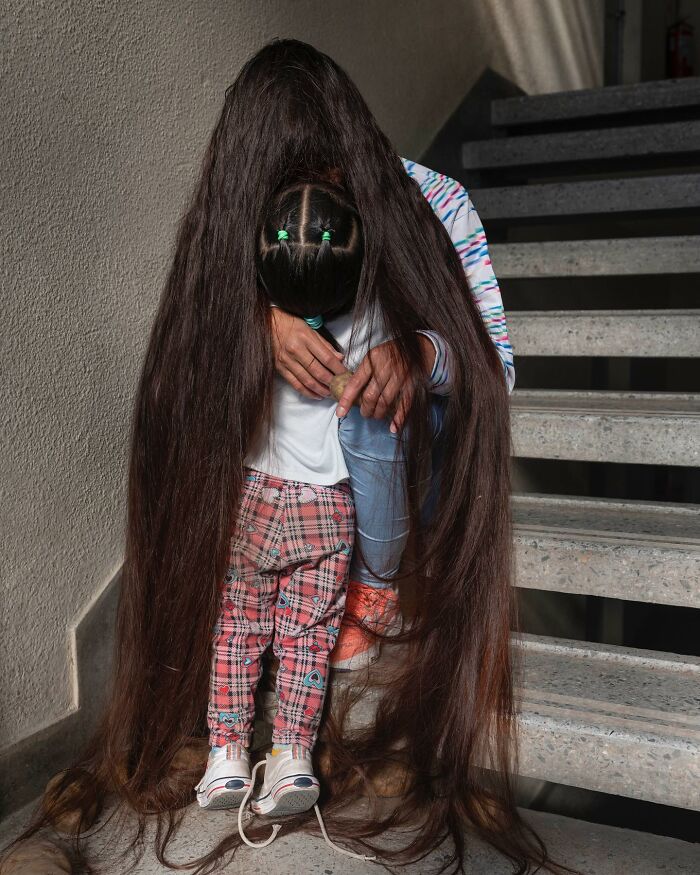 Argentine Photographer Has Been Photographing Women With Long Hair In Latin America For 17 Years