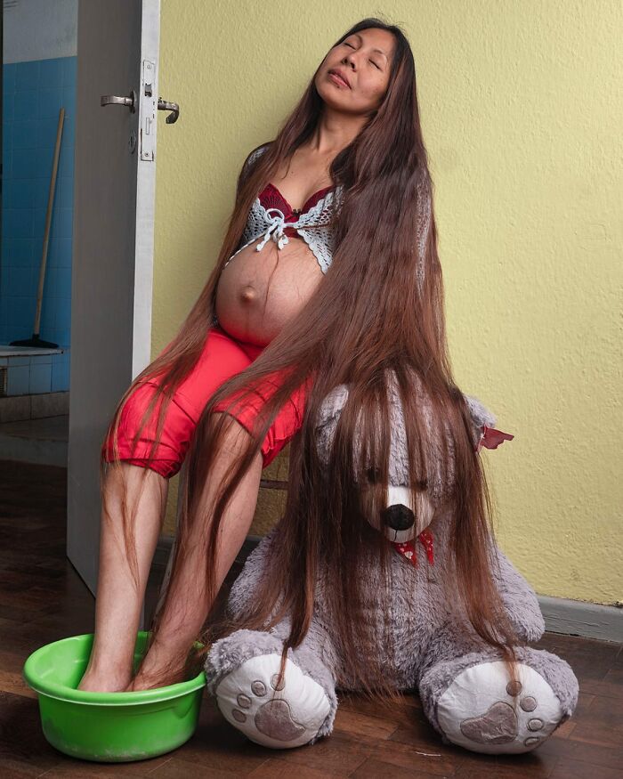 Argentine Photographer Has Been Photographing Women With Long Hair In Latin America For 17 Years