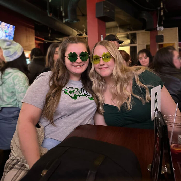 See The World Through Lucky Lenses With These Green Four Leaf Clover Leprechaun Costume Glasses 