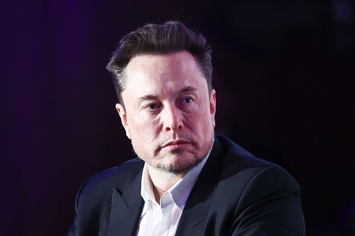 "Super Rich Ex-Wives Who Hate" Former Spouse: Elon Musk Slams Jeff Bezos' Ex For Donating Billions