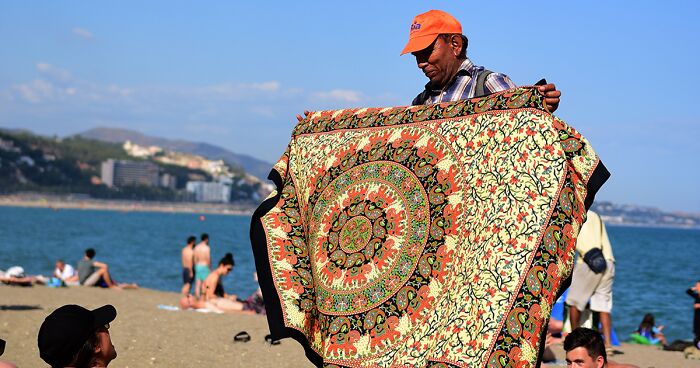 I Took 39 Photos Capturing A Slice Of Life On The Beach