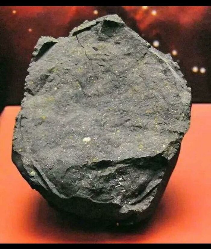 Murchison Meteorite, This Is The Oldest Material Found On Earth Till Date. Its 7 Billion Years Old