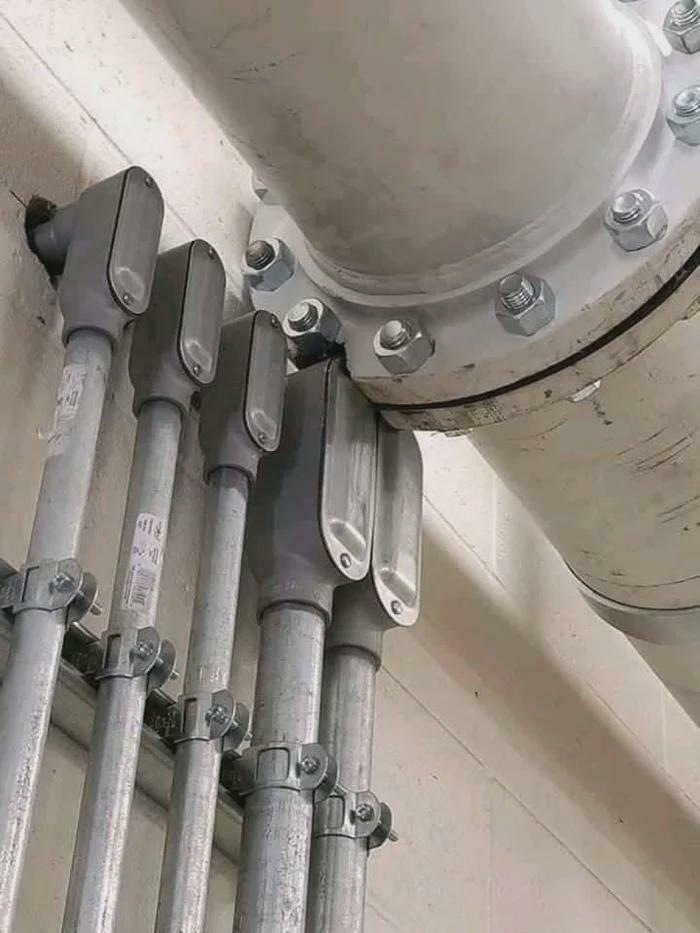 Got Those Cables In, Boss, Hell Of A Job