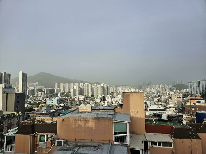 Thick Yellow Smog In Busan, Korea