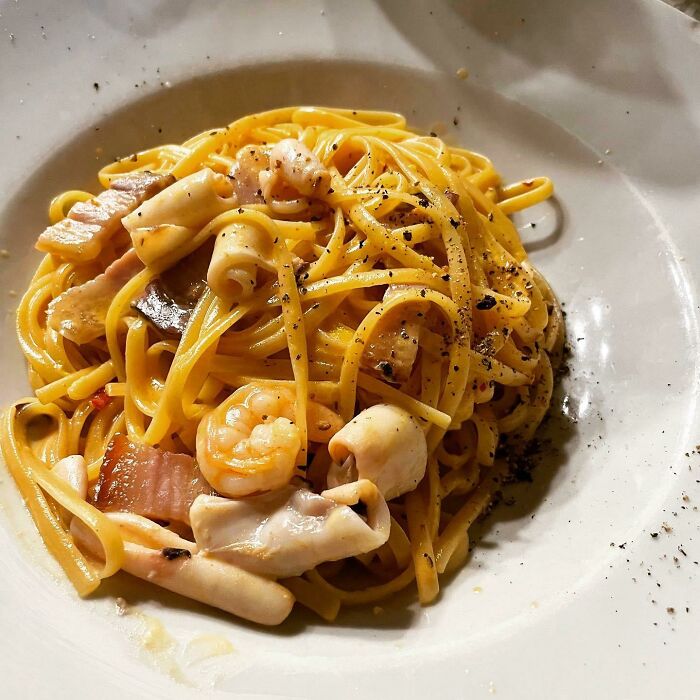 Seafood Carbonara In Viareggio, Italy [oc]