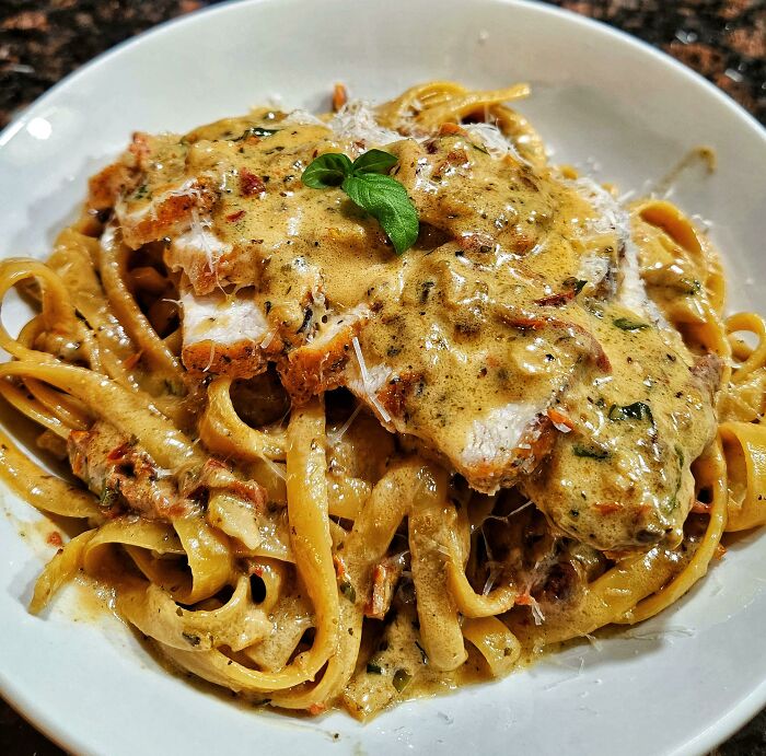 "Marry Me Chicken" With Fettuccine