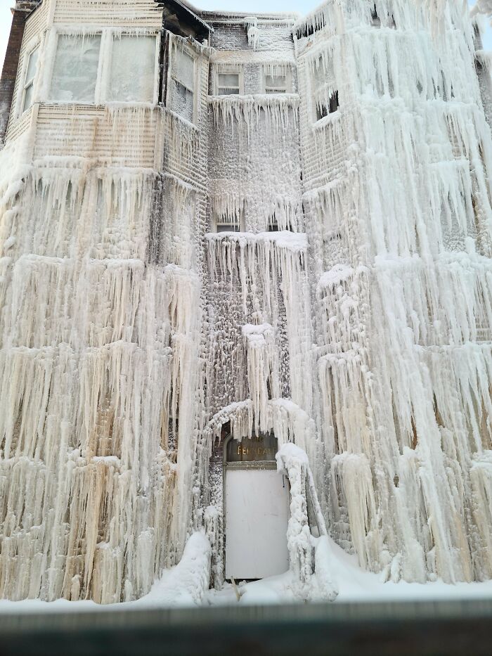 This Building Near Me That Caught Fire And Was Extinguished In -40 And Now Looks Like A Villainous Ice Castle