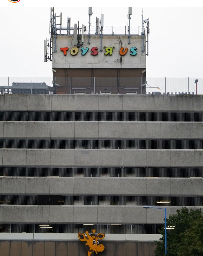 "Coming On In Kids, It's......fun" Woking, England