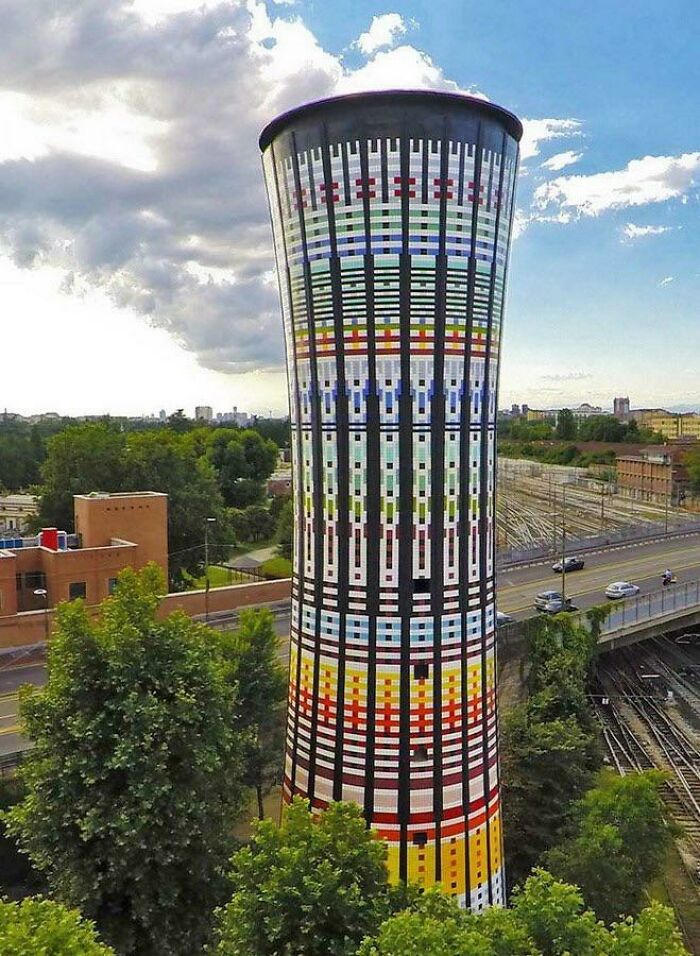 La Torra Arcobaleno. Milan, Italy