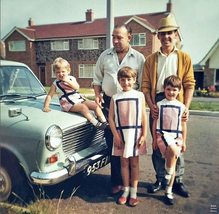 The Wright Family, Wokingham UK - 1967 - In Their Matching Dresses When Mums Used To Make Your Clothes