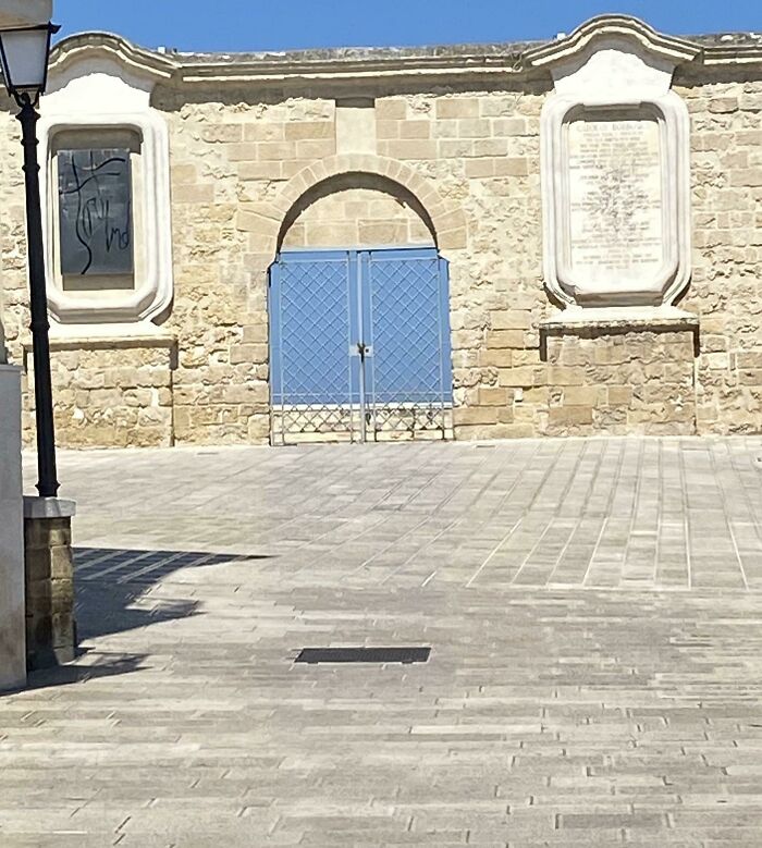 No hay una puerta azul