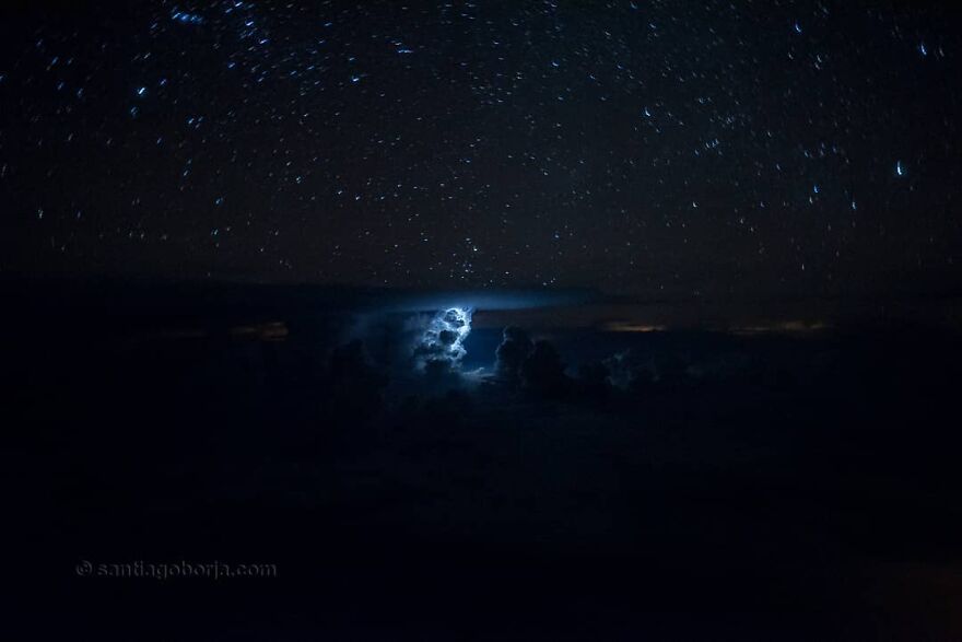 Flying High: Santiago Borja's Captivating Aerial Photography Above The Clouds (New Pics)