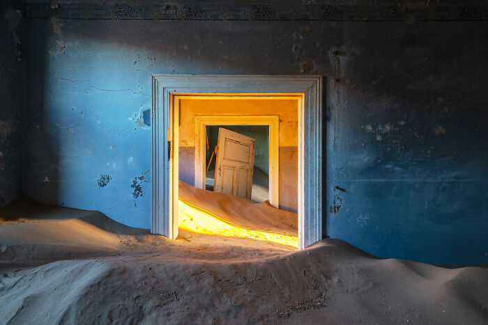 I Discovered The Forgotten Treasures Of Kolmanskop: A Namibian Ghost Town Featured In "Fallout" And "Mad Max"