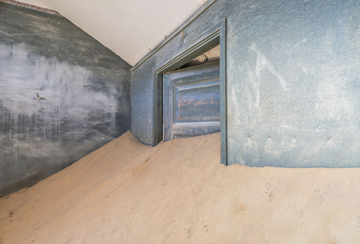 I Discovered The Forgotten Treasures Of Kolmanskop: A Namibian Ghost Town Featured In "Fallout" And "Mad Max"