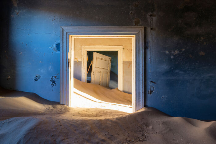 I Discovered The Forgotten Treasures Of Kolmanskop: A Namibian Ghost Town Featured In "Fallout" And "Mad Max"