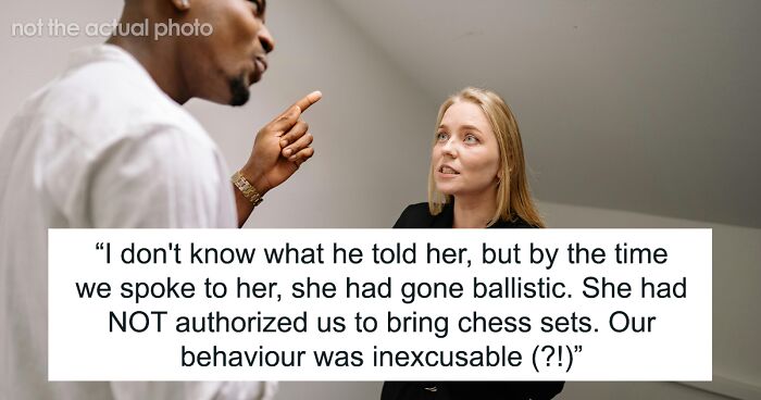 Chess Club Members Are Mad And Baffled After Being Kicked Out Of Venue For Bringing Chessboards