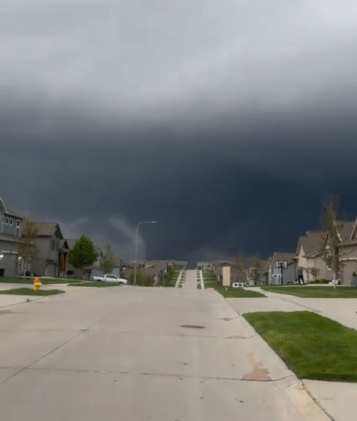 People Stunned As Midwestern Woman Goes Outside To Film Tornado After Hearing Sirens