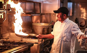 “It’s Amazing”: 40 People Are Sharing Kitchen Tips And Tricks They Learned Throughout The Years