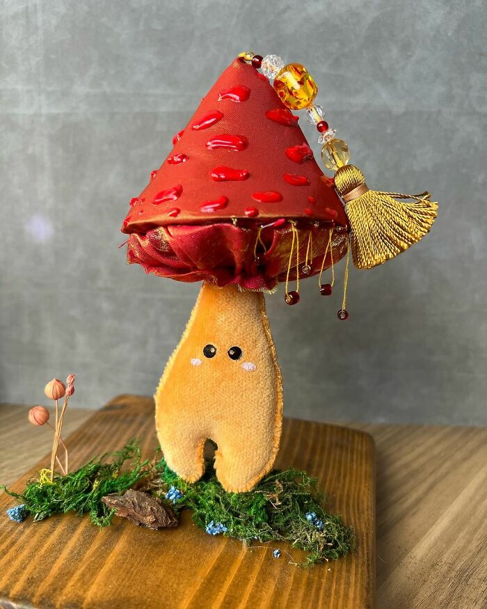 Red China Mushroom Cap