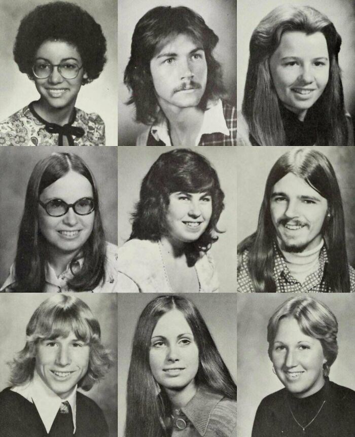 Chicos de instituto en los años 70 que parecen treintañeros