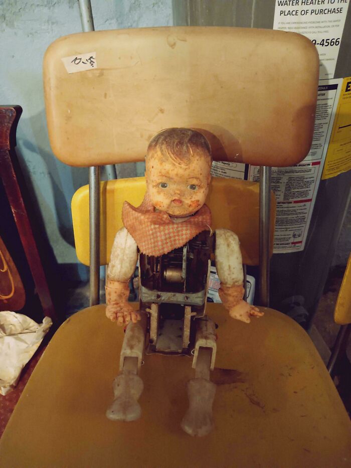 Muñeca inquietante a la venta
