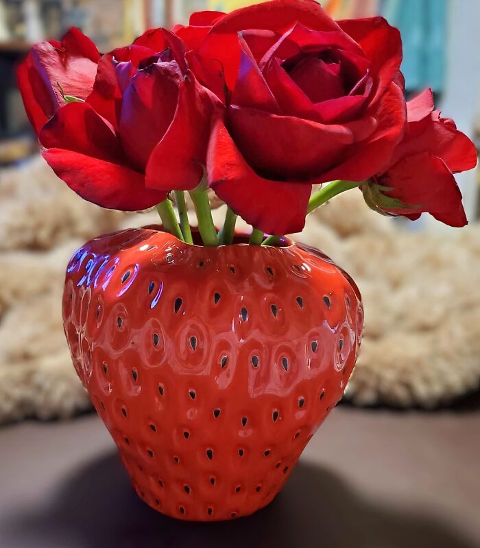 You Will Be Berry Disappointed If This Strawberry Shape Ceramic Flower Vase Sells Out Before You Can Pick One Up!