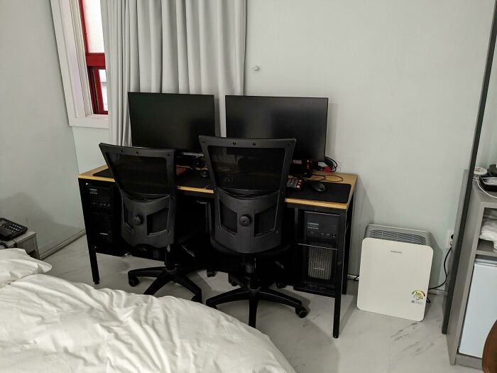 My Hotel Room Came With Two Gaming Pcs